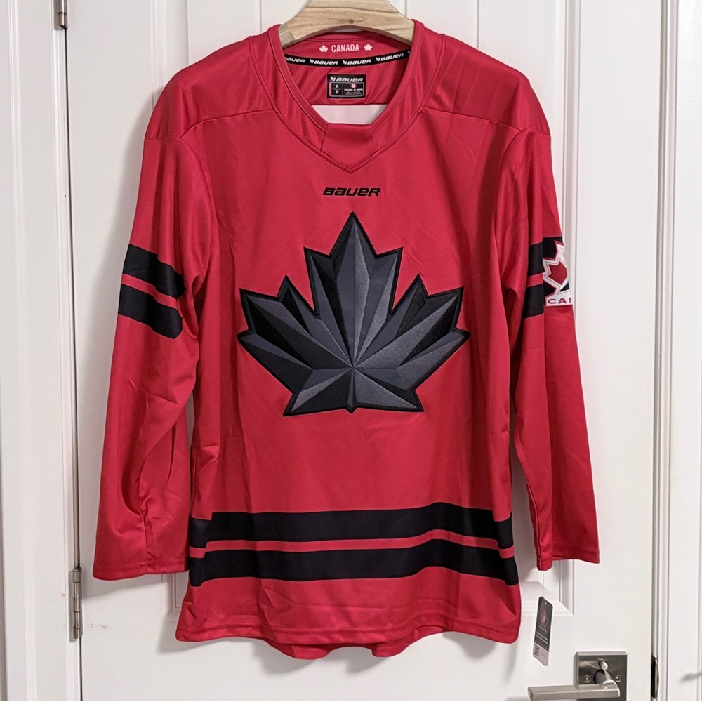 BNWT Authentic Bauer 2026 Olympics Hockey Team Canada Red Jersey Size Medium